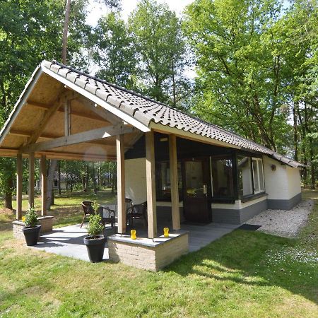 Detached Bungalow With Lovely Covered Terrace In A Nature Rich Holiday Park Stramproy Buitenkant foto