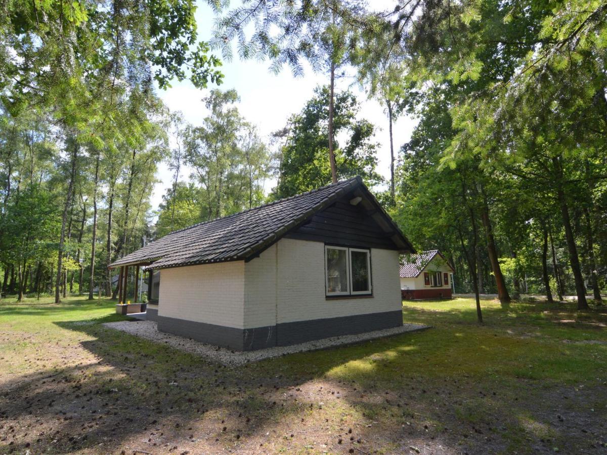 Detached Bungalow With Lovely Covered Terrace In A Nature Rich Holiday Park Stramproy Buitenkant foto