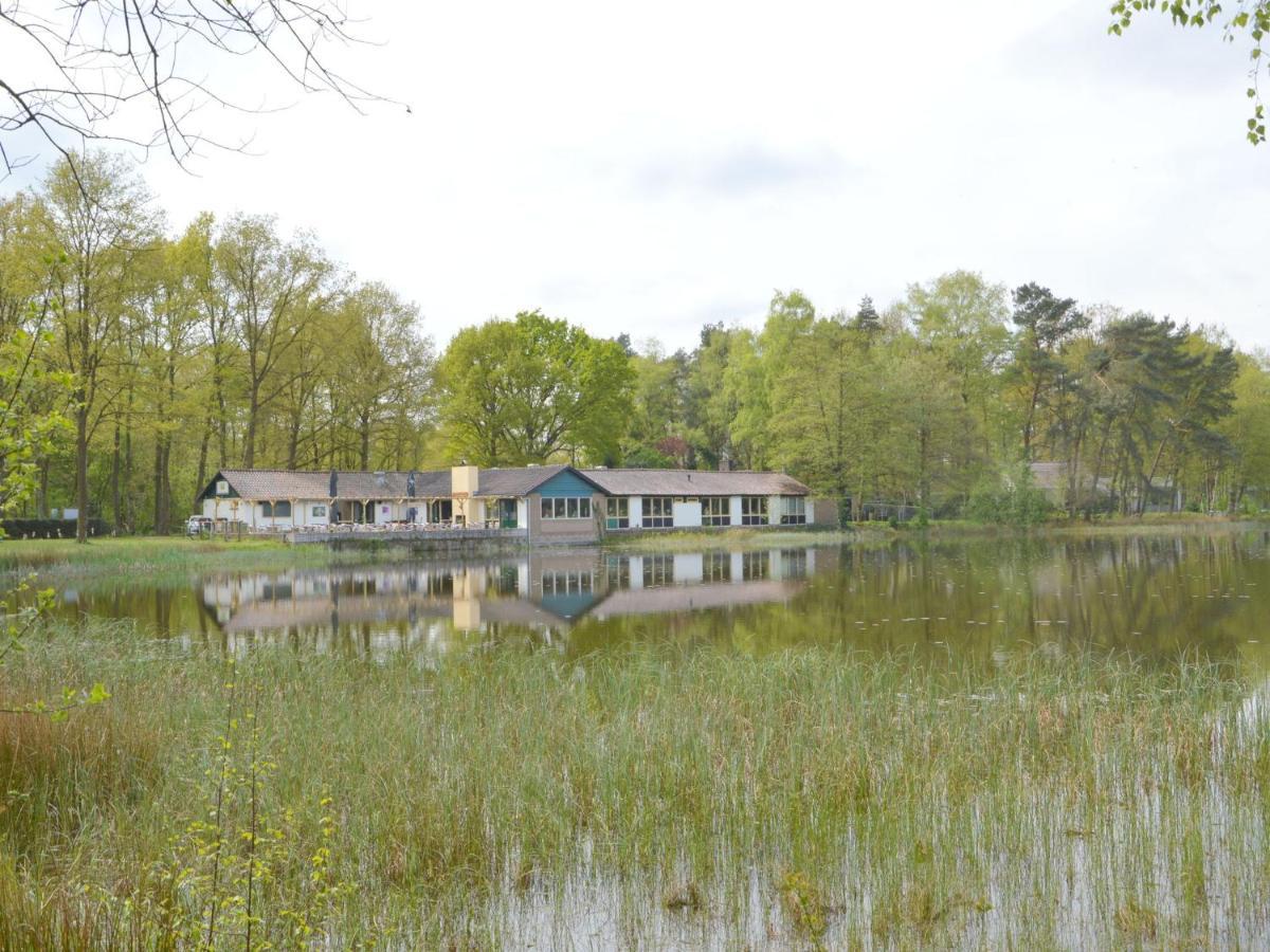 Detached Bungalow With Lovely Covered Terrace In A Nature Rich Holiday Park Stramproy Buitenkant foto
