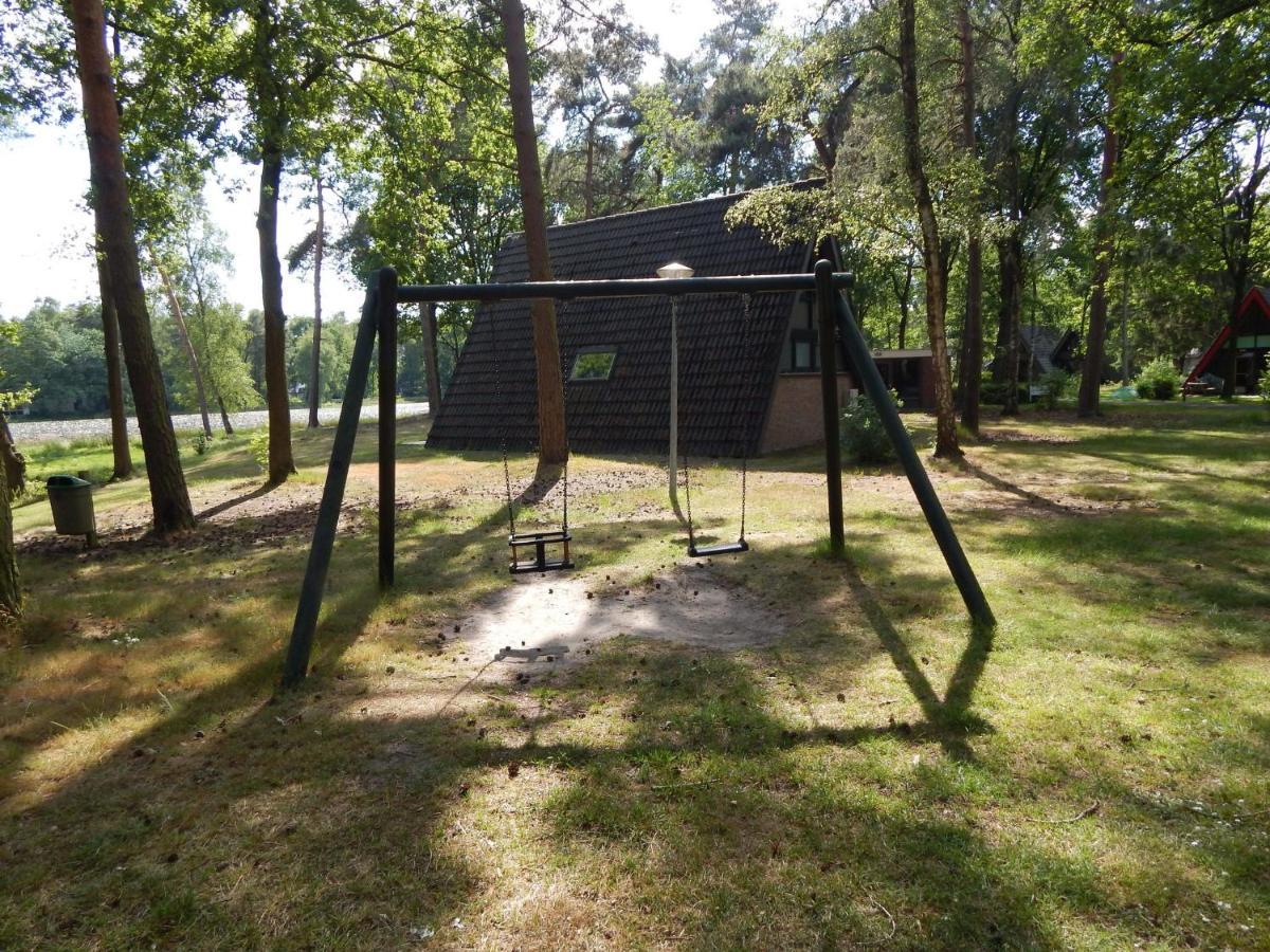 Detached Bungalow With Lovely Covered Terrace In A Nature Rich Holiday Park Stramproy Buitenkant foto