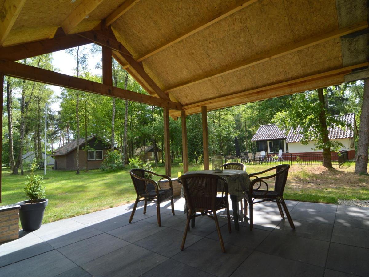 Detached Bungalow With Lovely Covered Terrace In A Nature Rich Holiday Park Stramproy Buitenkant foto