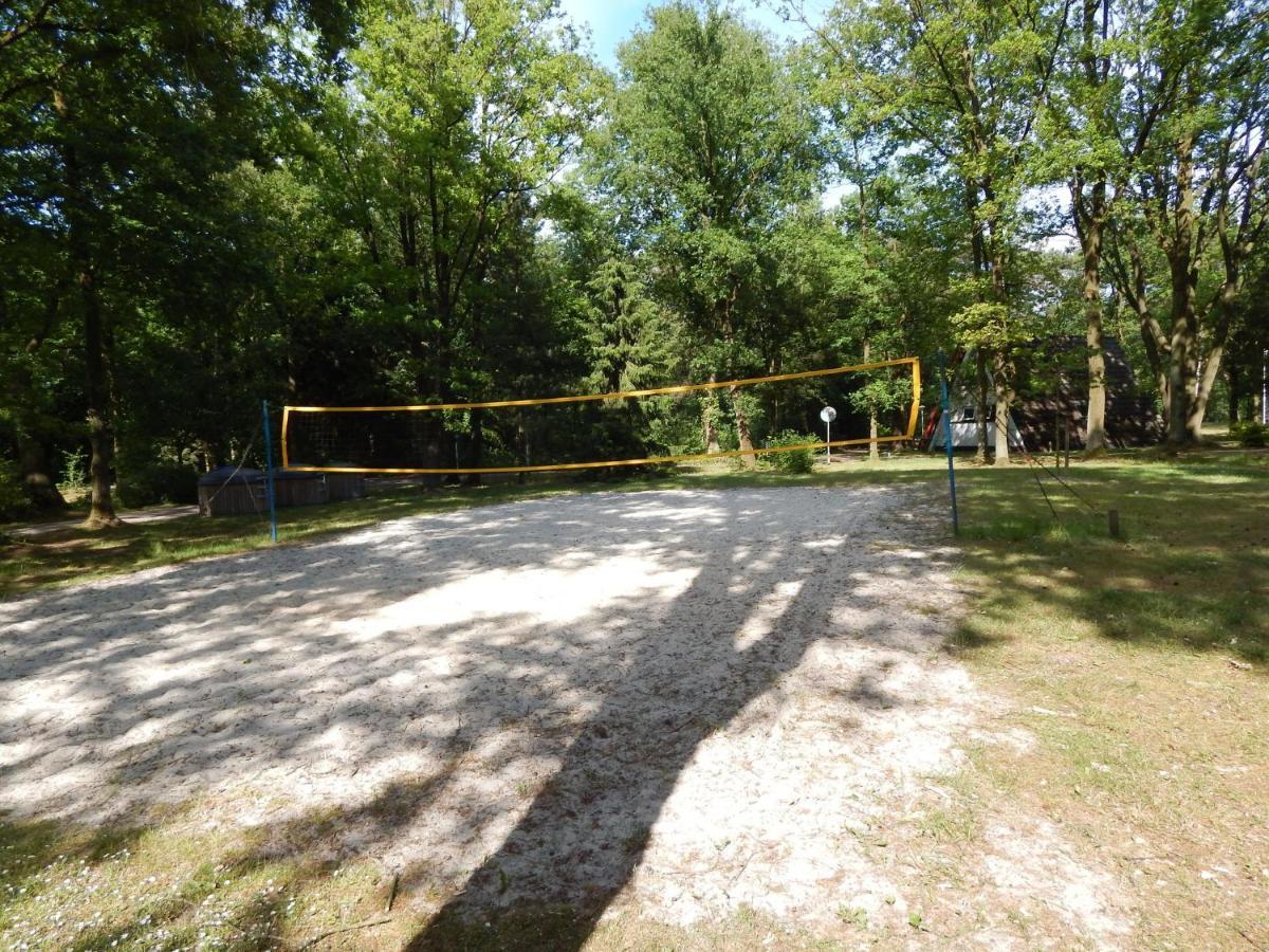 Detached Bungalow With Lovely Covered Terrace In A Nature Rich Holiday Park Stramproy Buitenkant foto